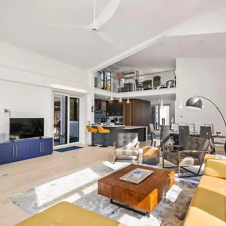 Coastal Luxury Near Wellfleets Best Beaches